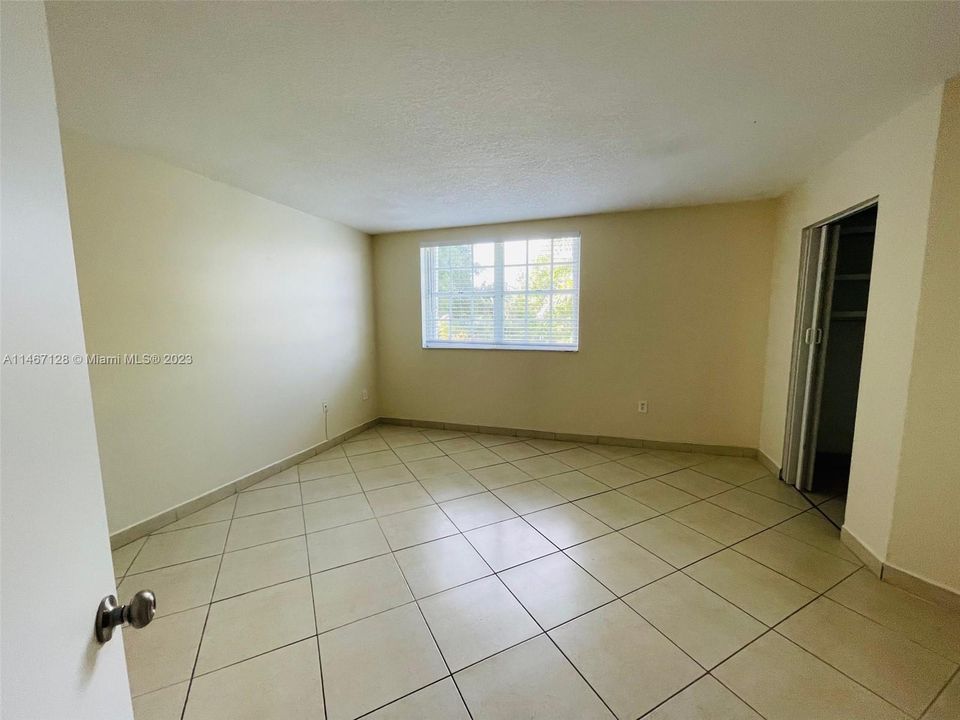 Recently Rented: $2,275 (2 beds, 2 baths, 1067 Square Feet)