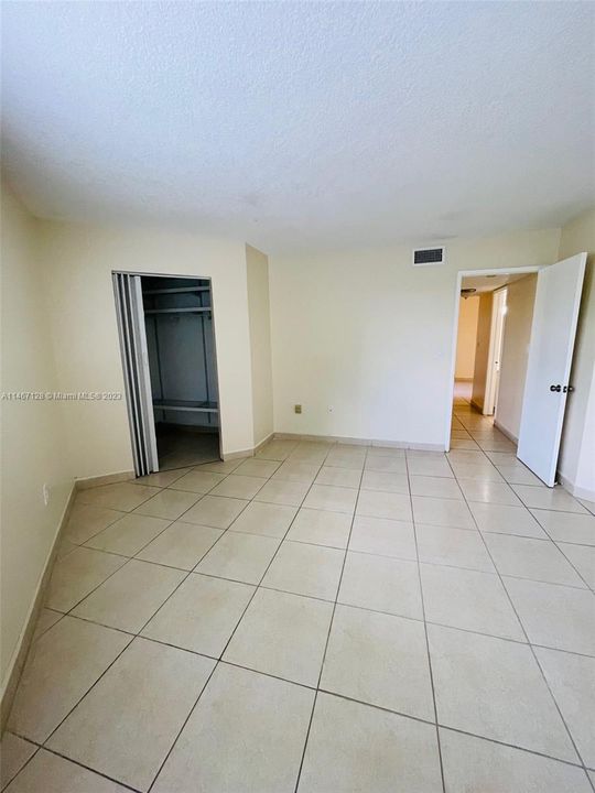 Recently Rented: $2,275 (2 beds, 2 baths, 1067 Square Feet)