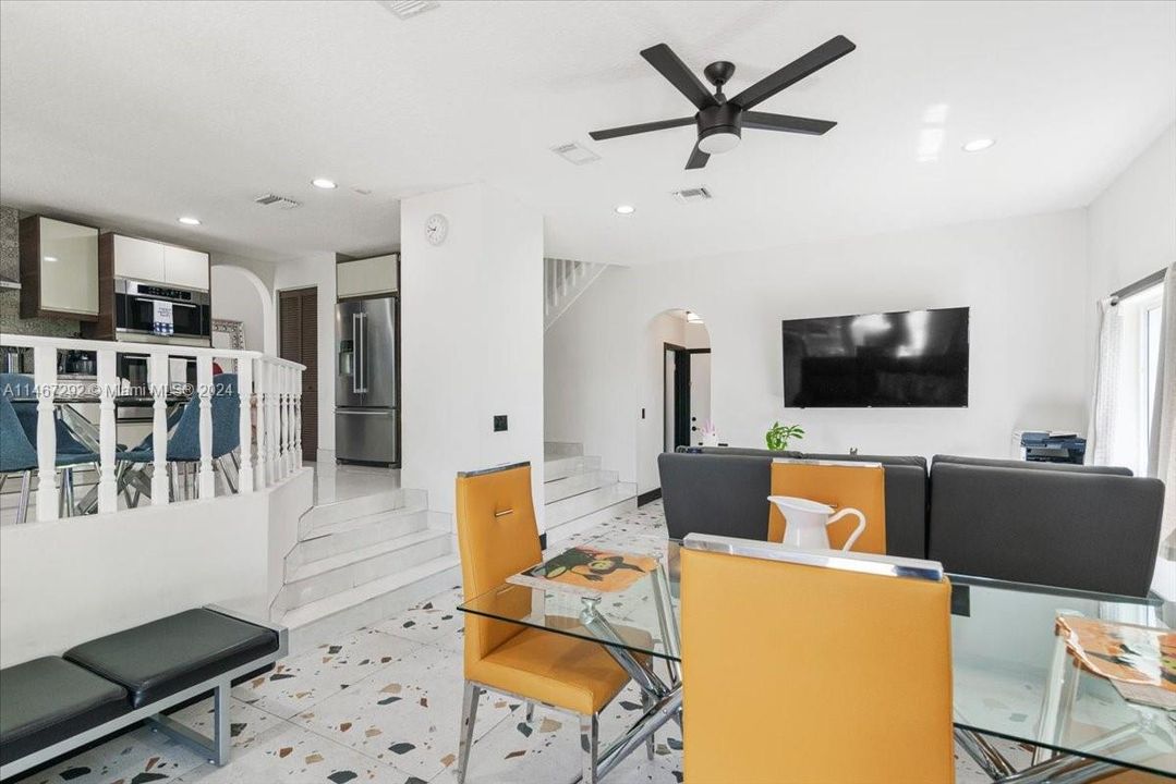 Recently Sold: $975,000 (4 beds, 3 baths, 2400 Square Feet)