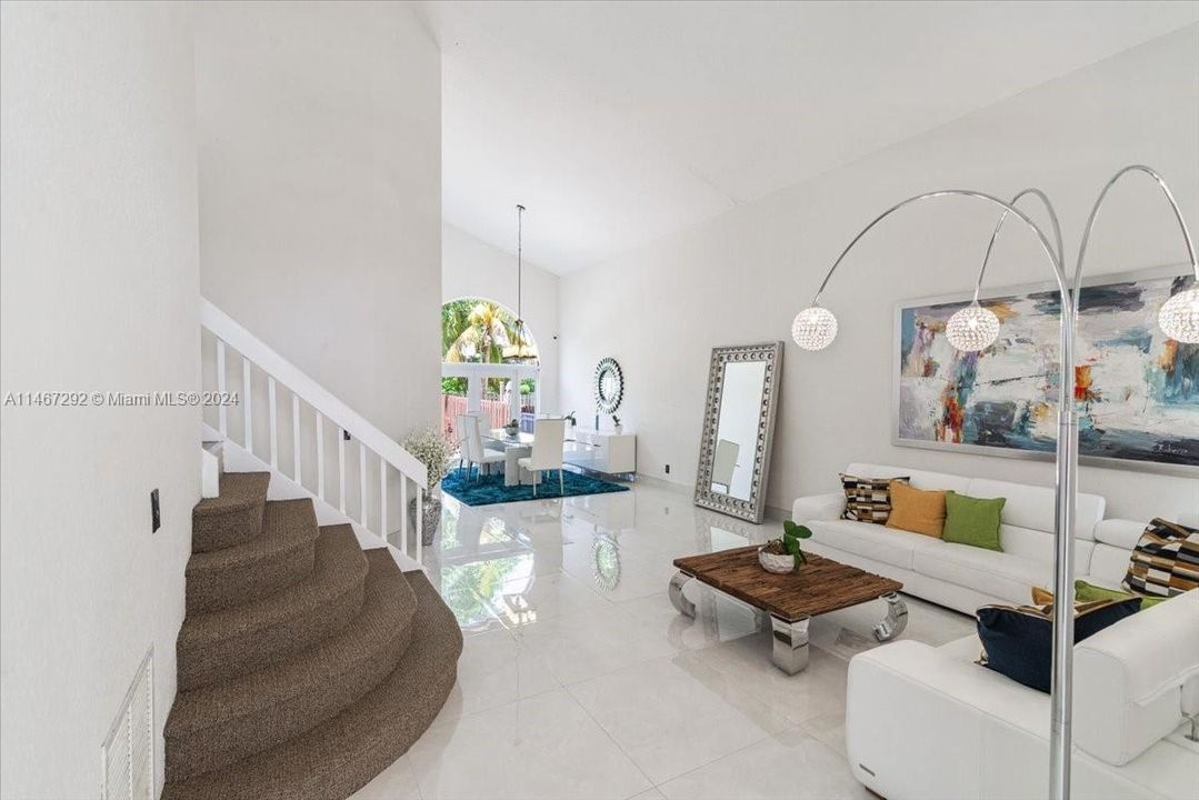 Recently Sold: $975,000 (4 beds, 3 baths, 2400 Square Feet)