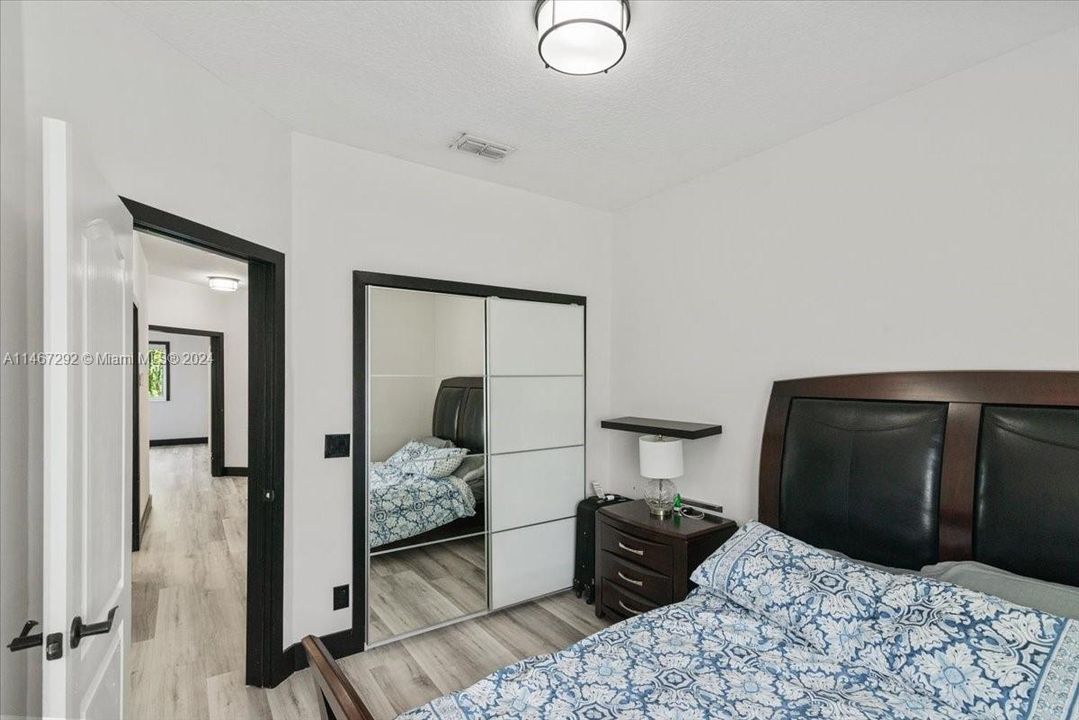 Recently Sold: $975,000 (4 beds, 3 baths, 2400 Square Feet)