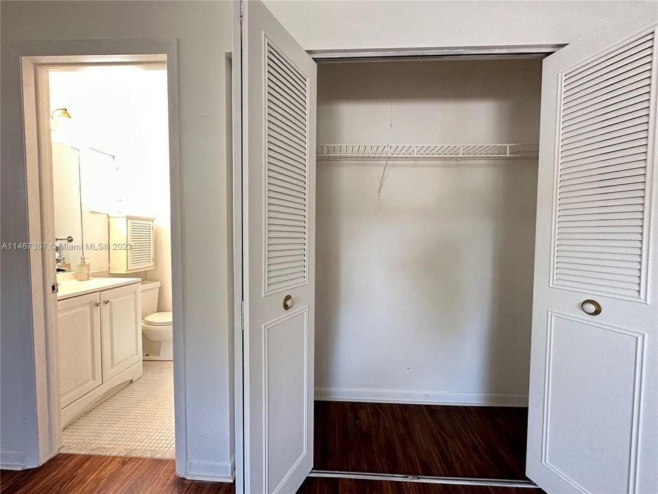 En-Suite Master Bedroom Closet