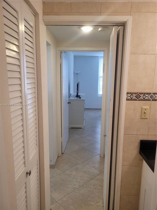 Recently Rented: $2,200 (1 beds, 1 baths, 726 Square Feet)