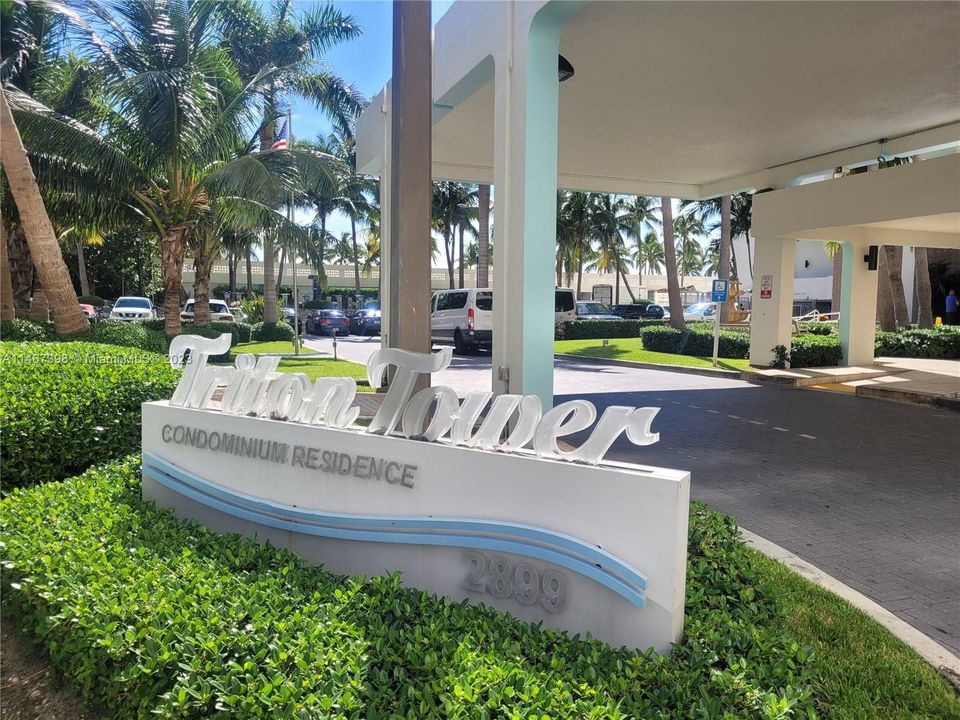 Recently Rented: $2,200 (1 beds, 1 baths, 726 Square Feet)