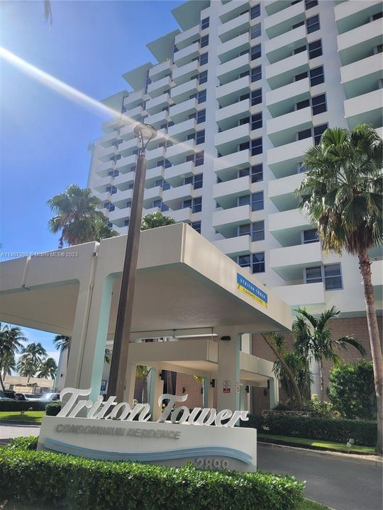 Recently Rented: $2,200 (1 beds, 1 baths, 726 Square Feet)