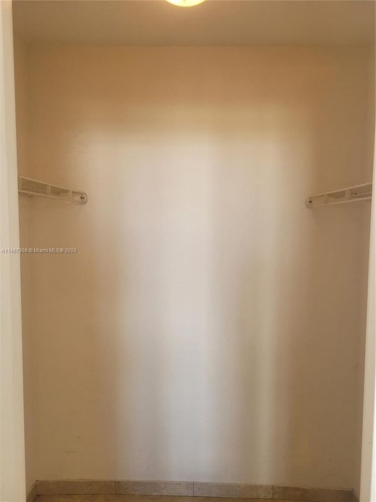 Recently Rented: $2,200 (1 beds, 1 baths, 726 Square Feet)