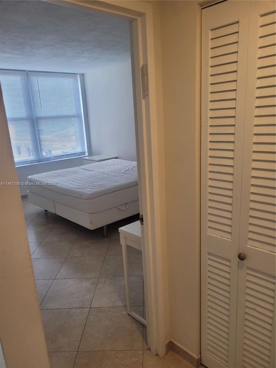 Recently Rented: $2,200 (1 beds, 1 baths, 726 Square Feet)