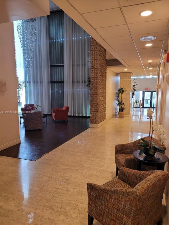 Recently Rented: $2,200 (1 beds, 1 baths, 726 Square Feet)