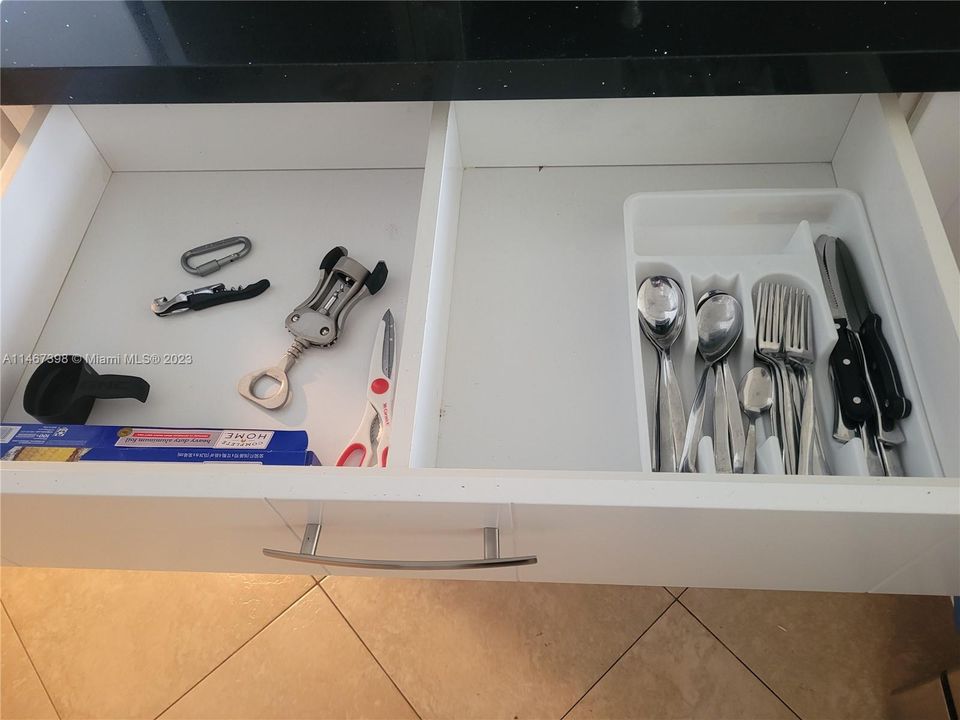 Recently Rented: $2,200 (1 beds, 1 baths, 726 Square Feet)