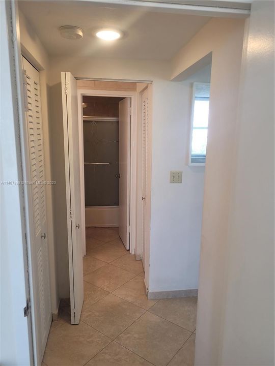 Recently Rented: $2,200 (1 beds, 1 baths, 726 Square Feet)