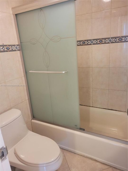 Recently Rented: $2,200 (1 beds, 1 baths, 726 Square Feet)