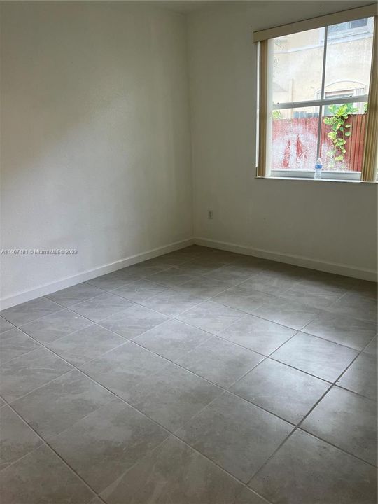 Recently Rented: $1,900 (2 beds, 2 baths, 914 Square Feet)