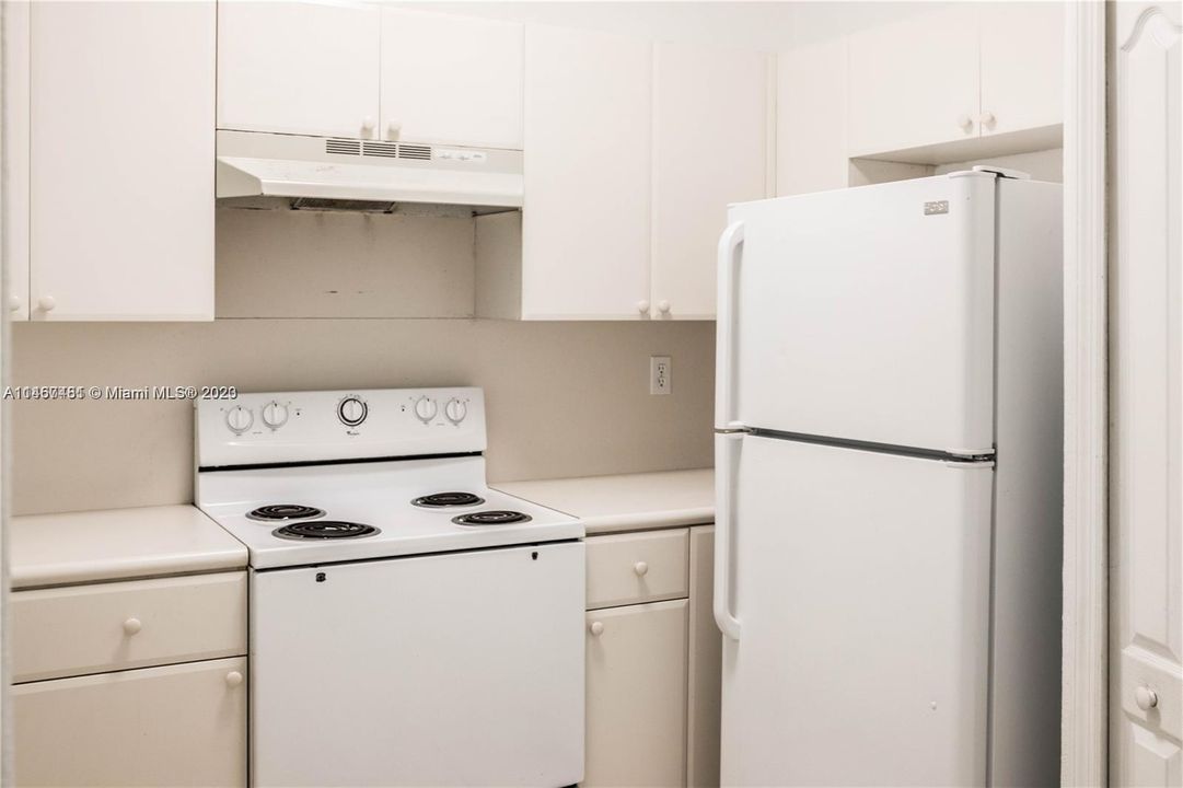Recently Rented: $1,900 (2 beds, 2 baths, 914 Square Feet)
