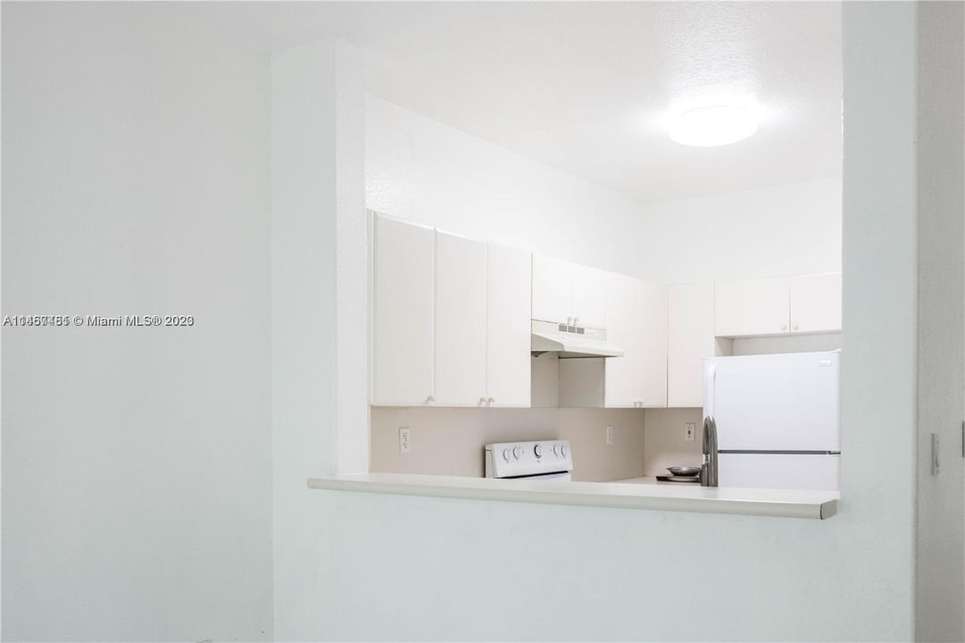 Recently Rented: $1,900 (2 beds, 2 baths, 914 Square Feet)