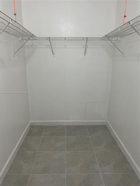 Recently Rented: $1,900 (2 beds, 2 baths, 914 Square Feet)