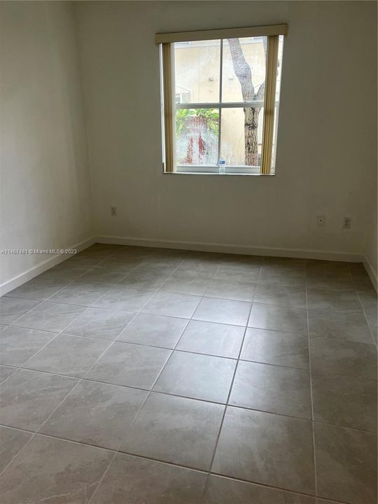 Recently Rented: $1,900 (2 beds, 2 baths, 914 Square Feet)