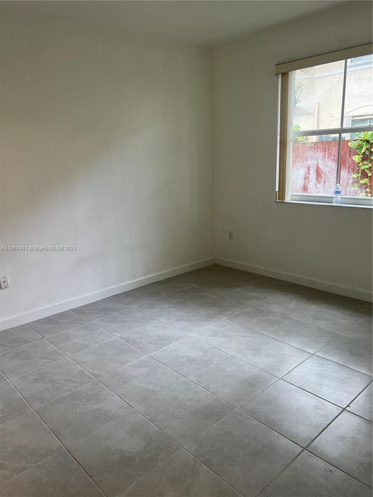 Recently Rented: $1,900 (2 beds, 2 baths, 914 Square Feet)
