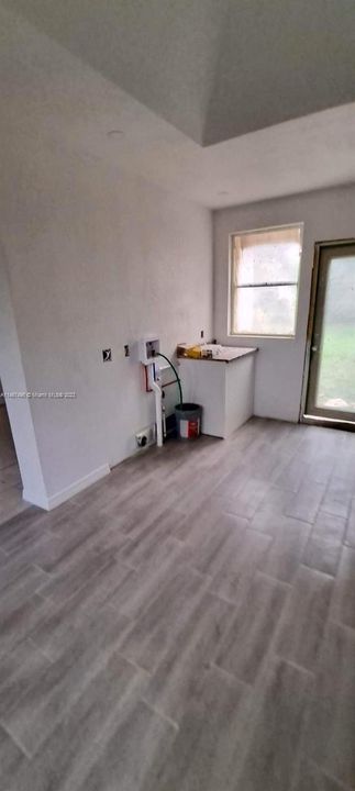 Recently Rented: $1,750 (2 beds, 1 baths, 2725 Square Feet)