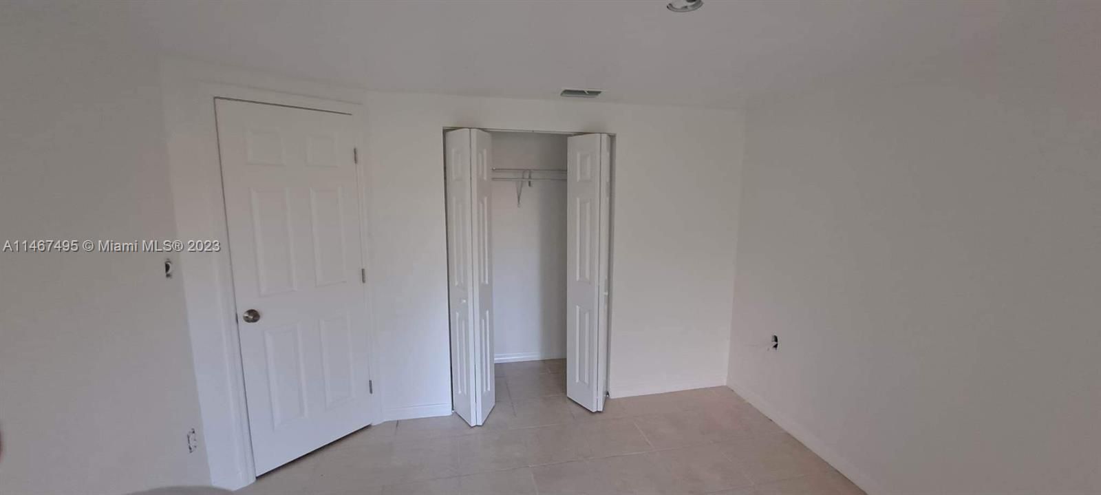 Recently Rented: $1,750 (2 beds, 1 baths, 2725 Square Feet)