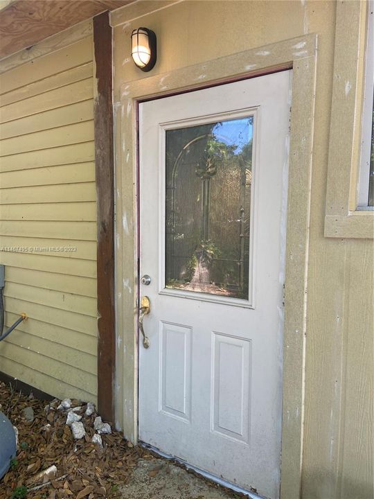 Recently Rented: $1,750 (2 beds, 1 baths, 2725 Square Feet)