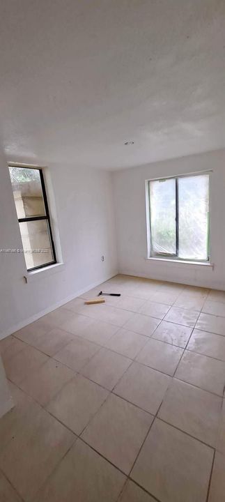Recently Rented: $1,750 (2 beds, 1 baths, 2725 Square Feet)