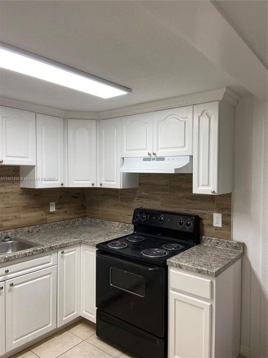 Recently Rented: $1,750 (2 beds, 1 baths, 2725 Square Feet)