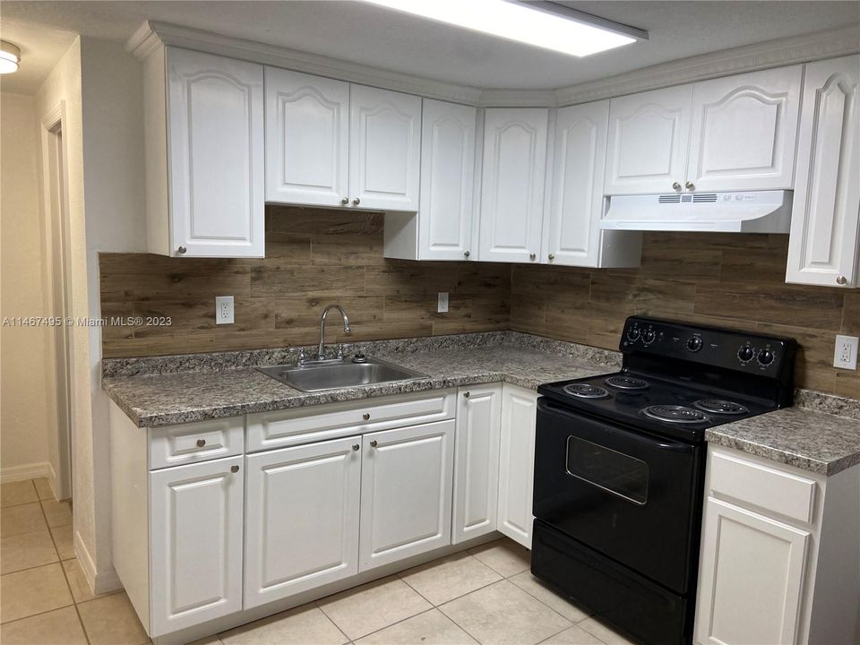 Recently Rented: $1,750 (2 beds, 1 baths, 2725 Square Feet)