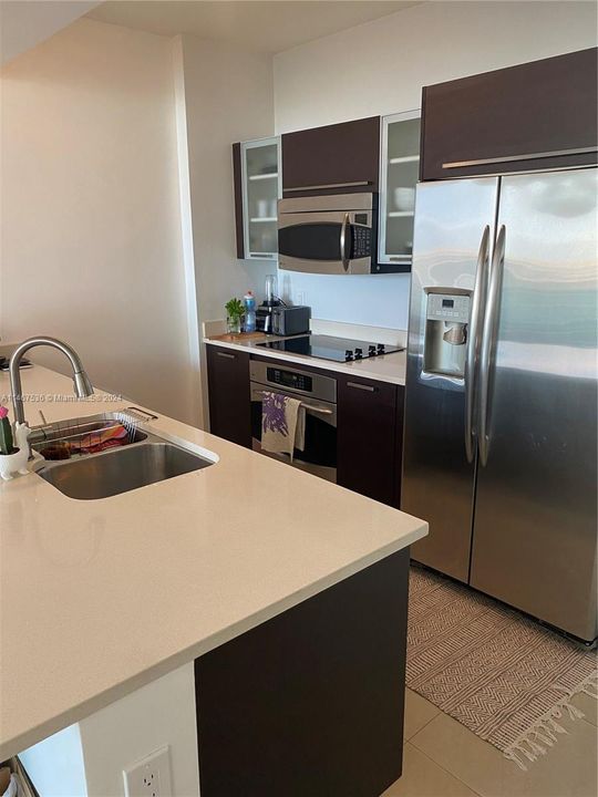 Recently Sold: $390,000 (1 beds, 1 baths, 722 Square Feet)