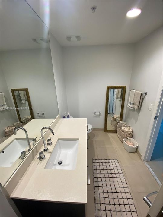 Recently Sold: $390,000 (1 beds, 1 baths, 722 Square Feet)