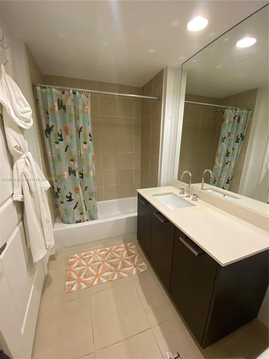 Recently Sold: $390,000 (1 beds, 1 baths, 722 Square Feet)