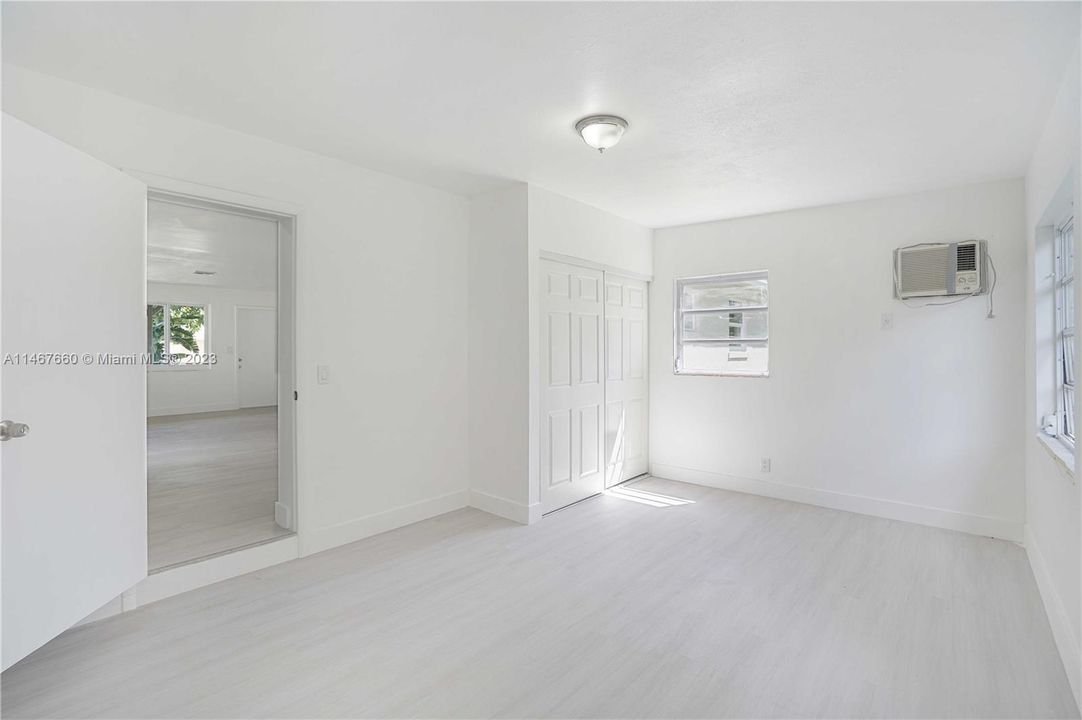 Vendido Recientemente: $439,900 (4 camas, 3 baños, 1832 Pies cuadrados)