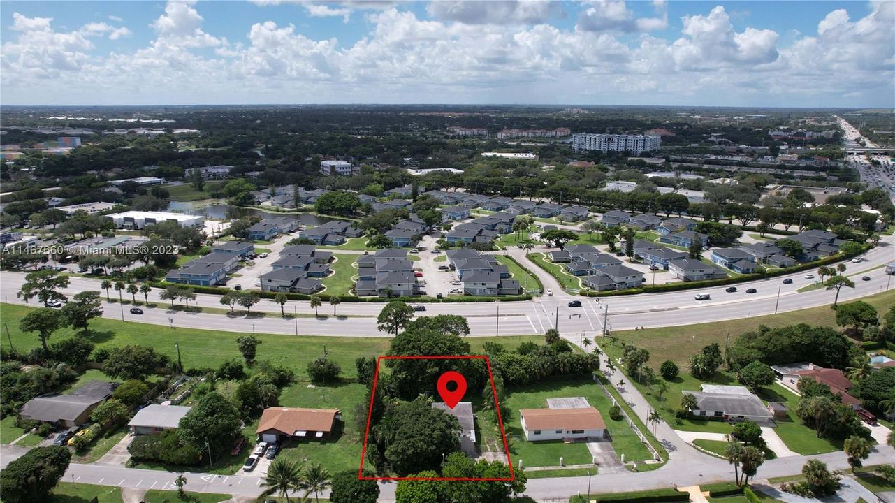 Vendido Recientemente: $439,900 (4 camas, 3 baños, 1832 Pies cuadrados)