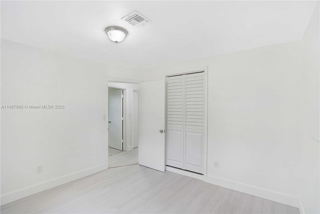 Vendido Recientemente: $439,900 (4 camas, 3 baños, 1832 Pies cuadrados)