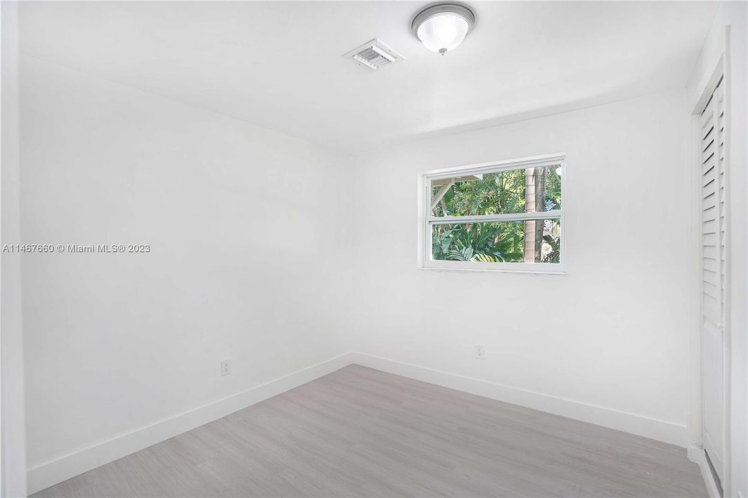 Vendido Recientemente: $439,900 (4 camas, 3 baños, 1832 Pies cuadrados)