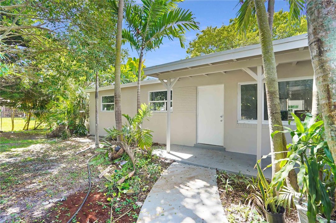 Vendido Recientemente: $439,900 (4 camas, 3 baños, 1832 Pies cuadrados)