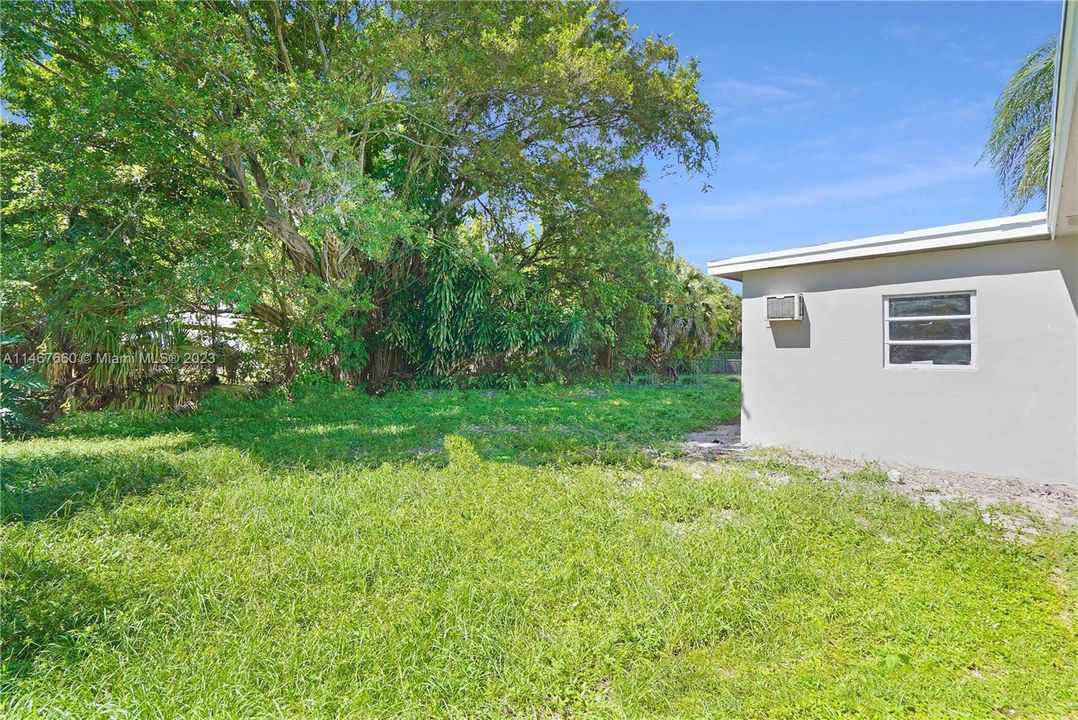 Vendido Recientemente: $439,900 (4 camas, 3 baños, 1832 Pies cuadrados)