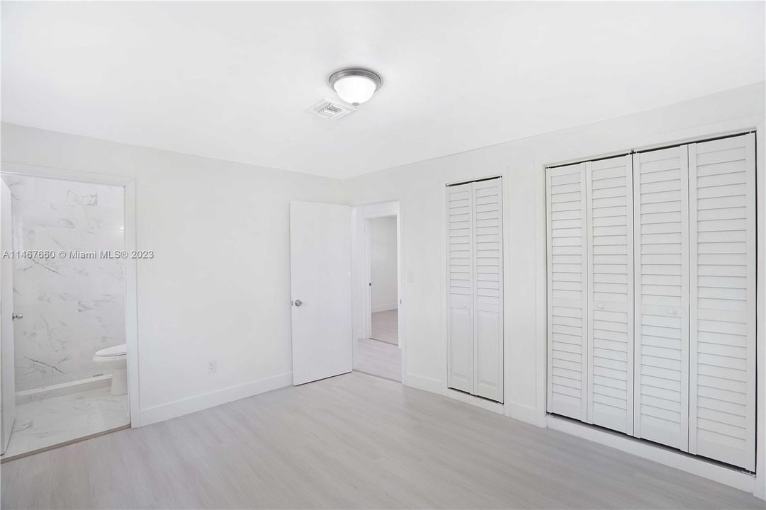 Vendido Recientemente: $439,900 (4 camas, 3 baños, 1832 Pies cuadrados)