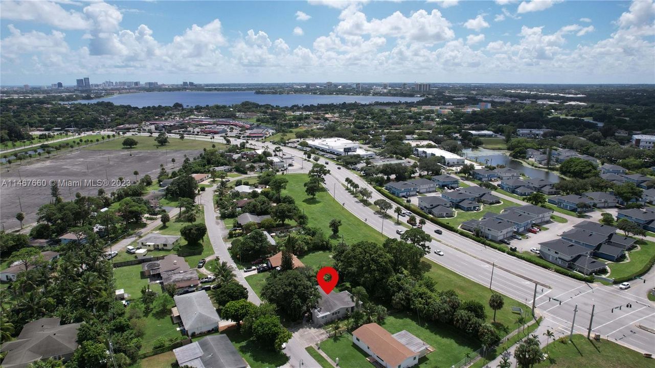 Vendido Recientemente: $439,900 (4 camas, 3 baños, 1832 Pies cuadrados)