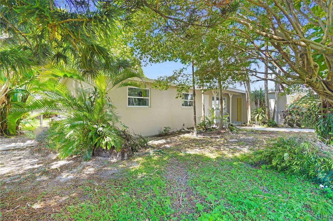 Vendido Recientemente: $439,900 (4 camas, 3 baños, 1832 Pies cuadrados)