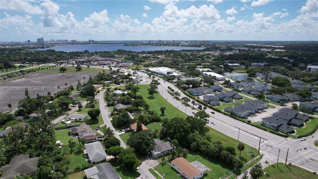 Vendido Recientemente: $439,900 (4 camas, 3 baños, 1832 Pies cuadrados)