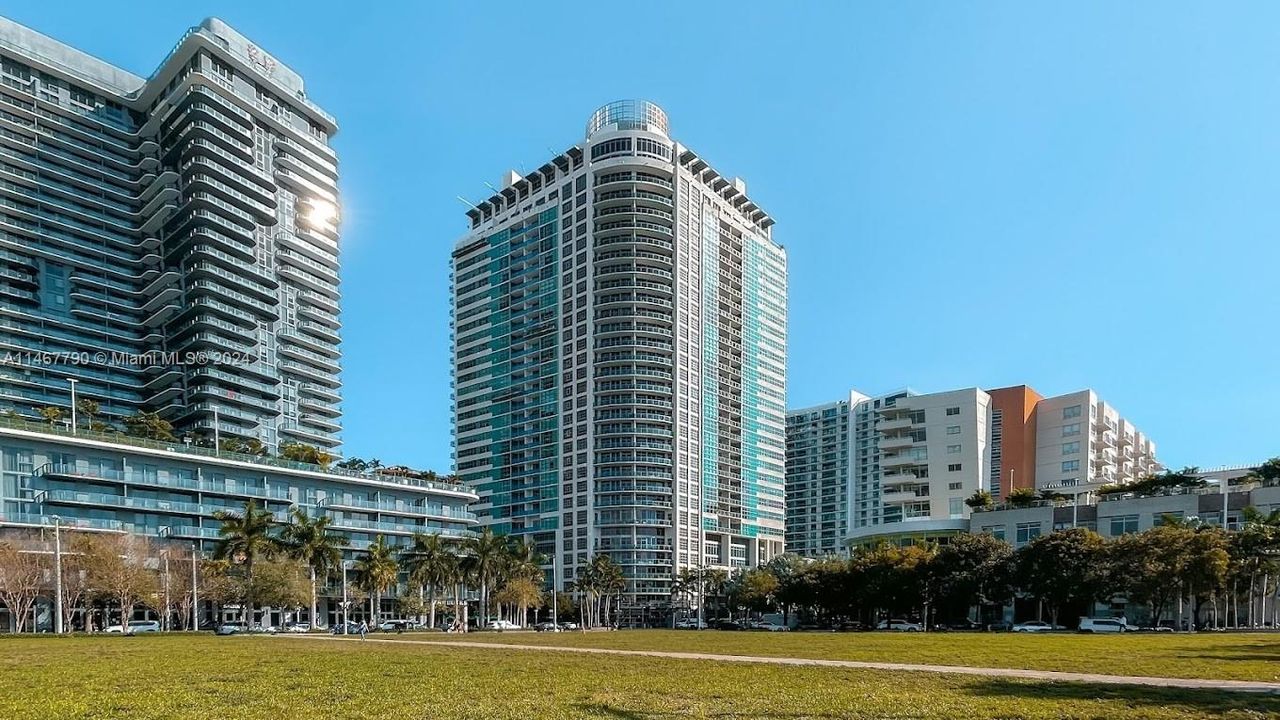 Recently Sold: $499,000 (1 beds, 1 baths, 761 Square Feet)