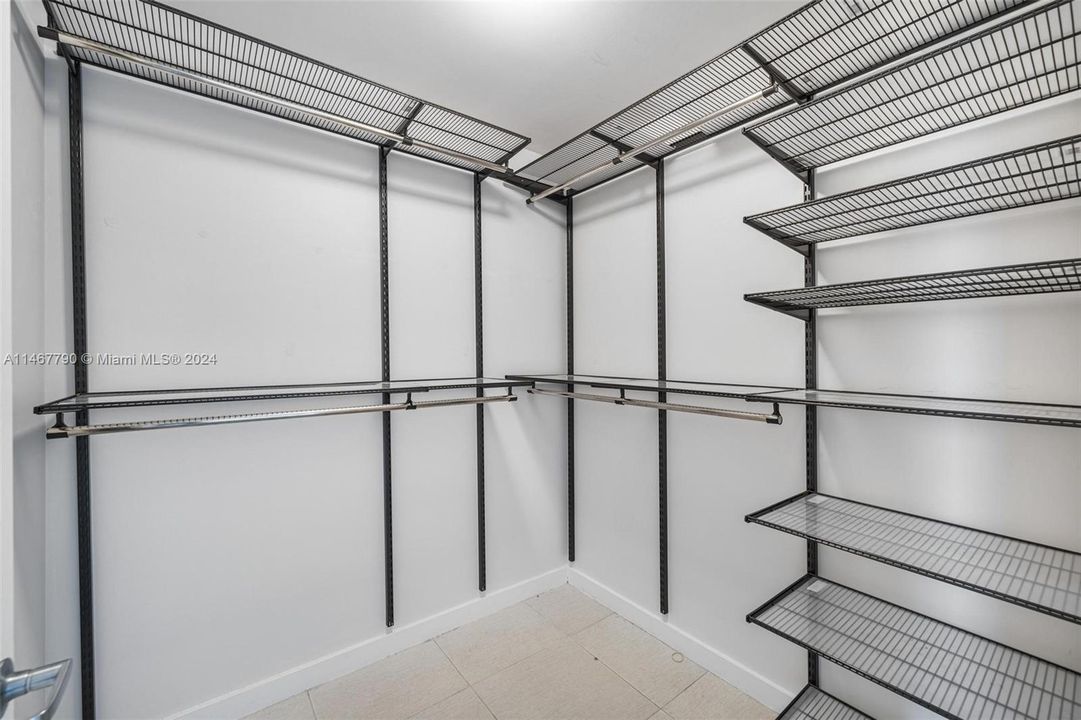 Recently Sold: $499,000 (1 beds, 1 baths, 761 Square Feet)