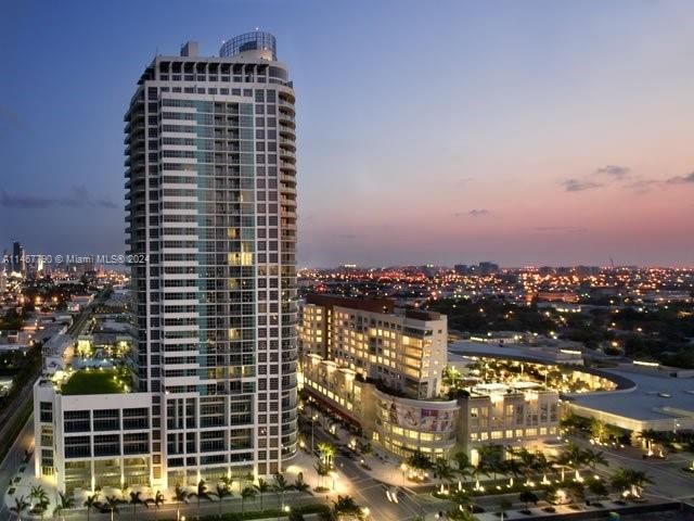 Recently Sold: $499,000 (1 beds, 1 baths, 761 Square Feet)