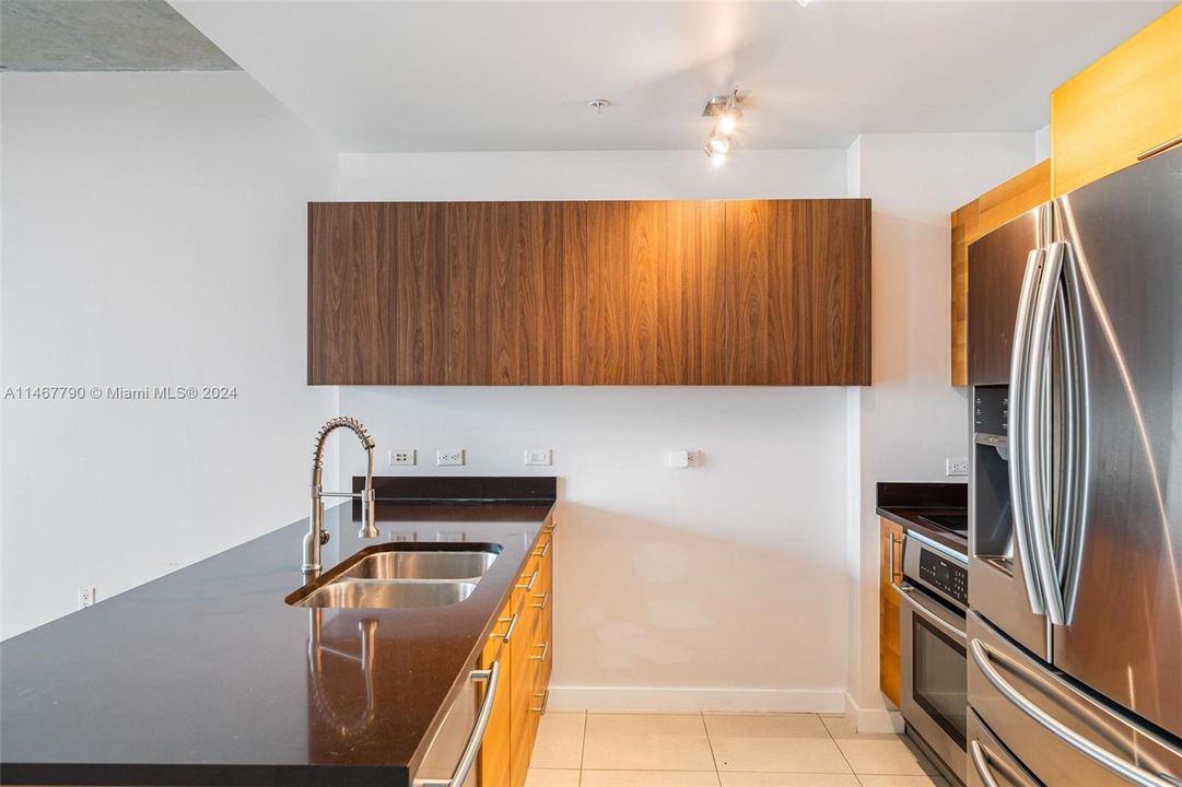 Recently Sold: $499,000 (1 beds, 1 baths, 761 Square Feet)