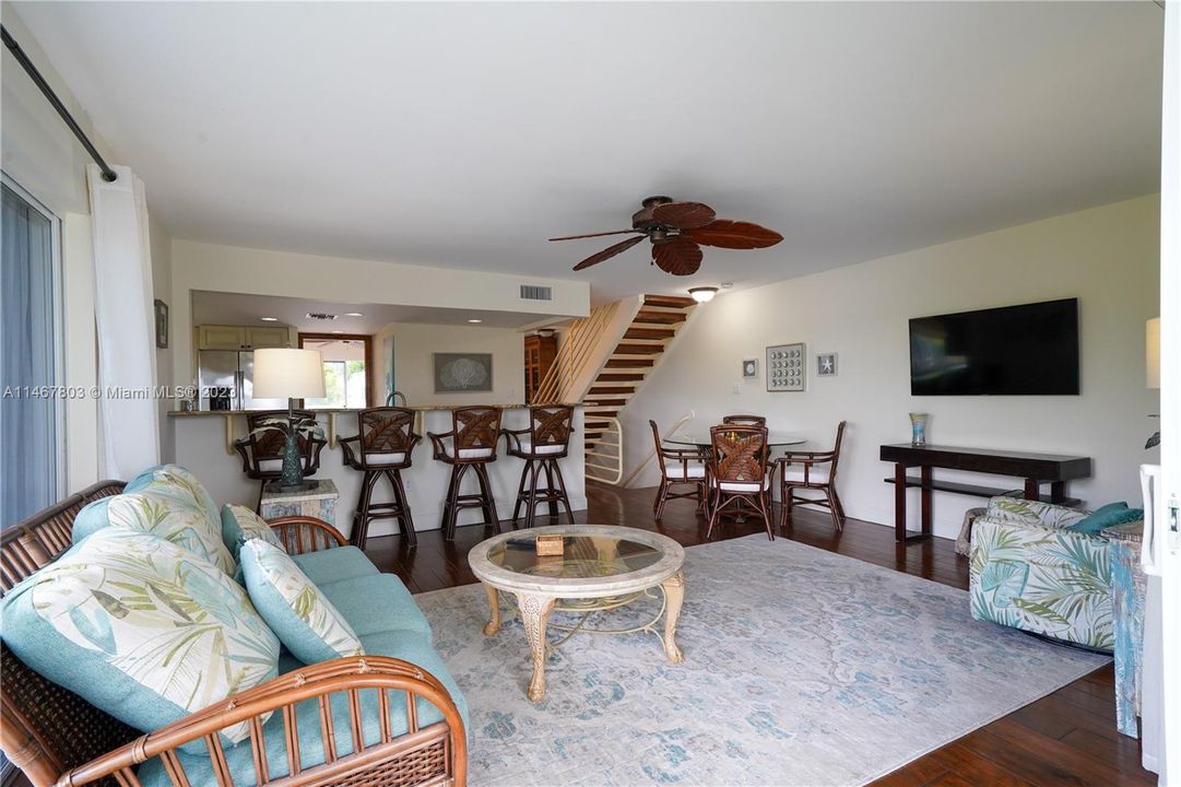 Recently Sold: $1,350,000 (2 beds, 2 baths, 1838 Square Feet)