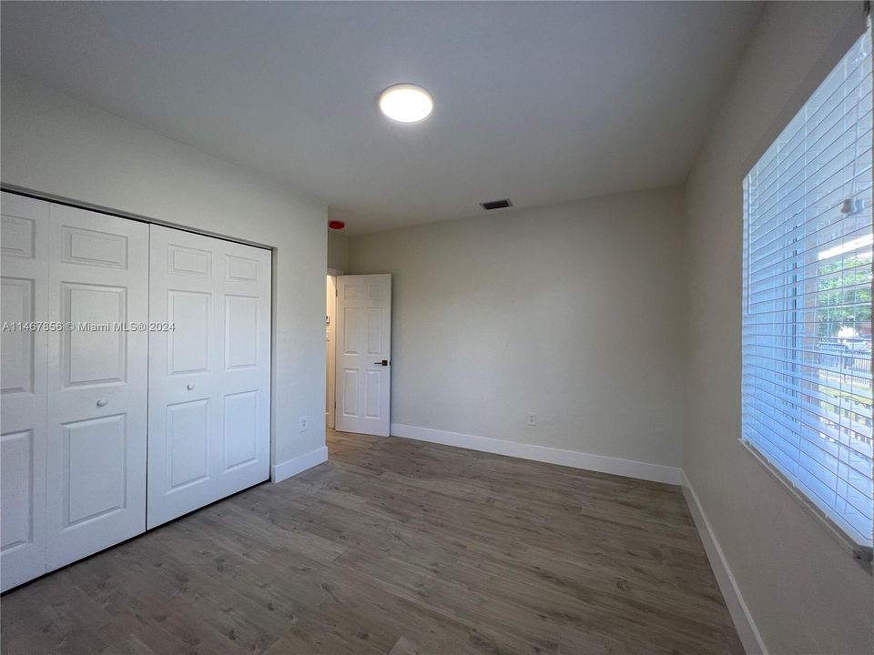 Recently Rented: $2,595 (2 beds, 1 baths, 780 Square Feet)