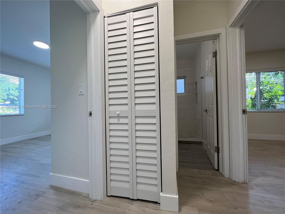 Recently Rented: $2,595 (2 beds, 1 baths, 780 Square Feet)