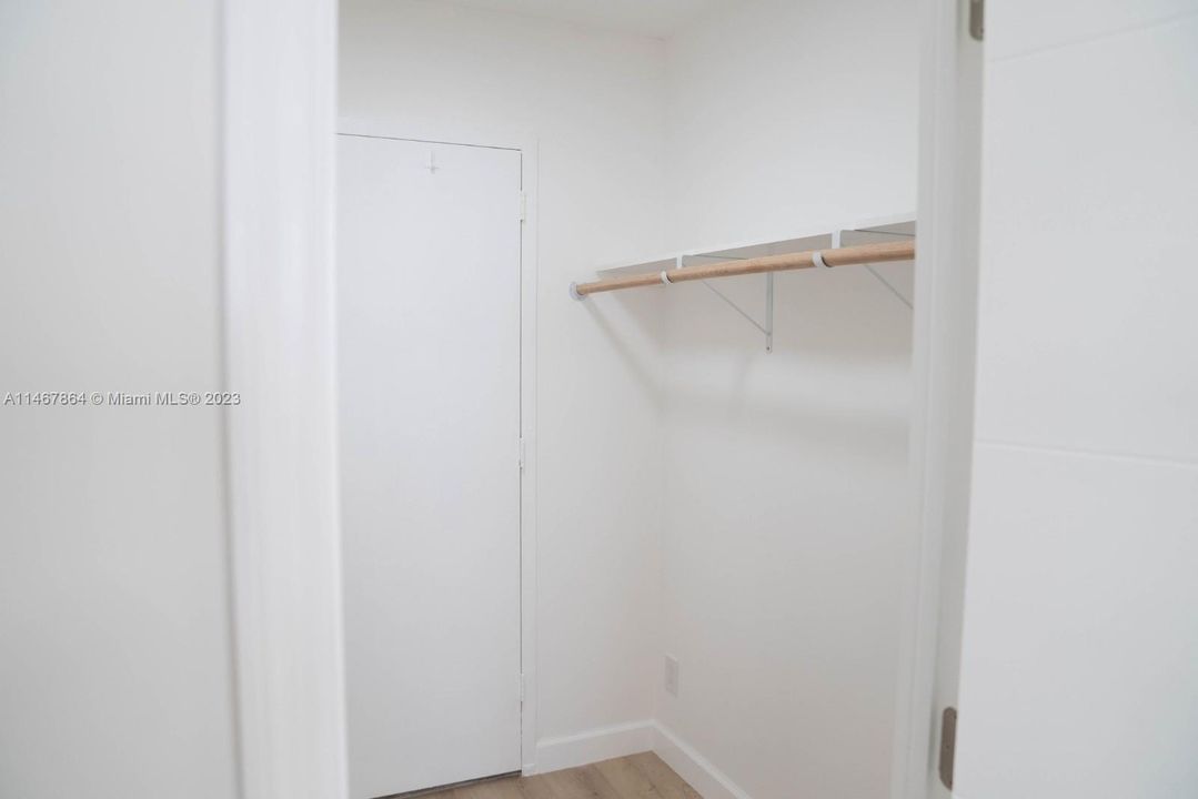 Recently Sold: $340,000 (2 beds, 2 baths, 1300 Square Feet)