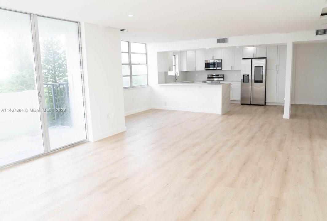 Recently Sold: $340,000 (2 beds, 2 baths, 1300 Square Feet)