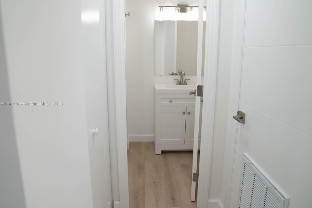 Recently Sold: $340,000 (2 beds, 2 baths, 1300 Square Feet)